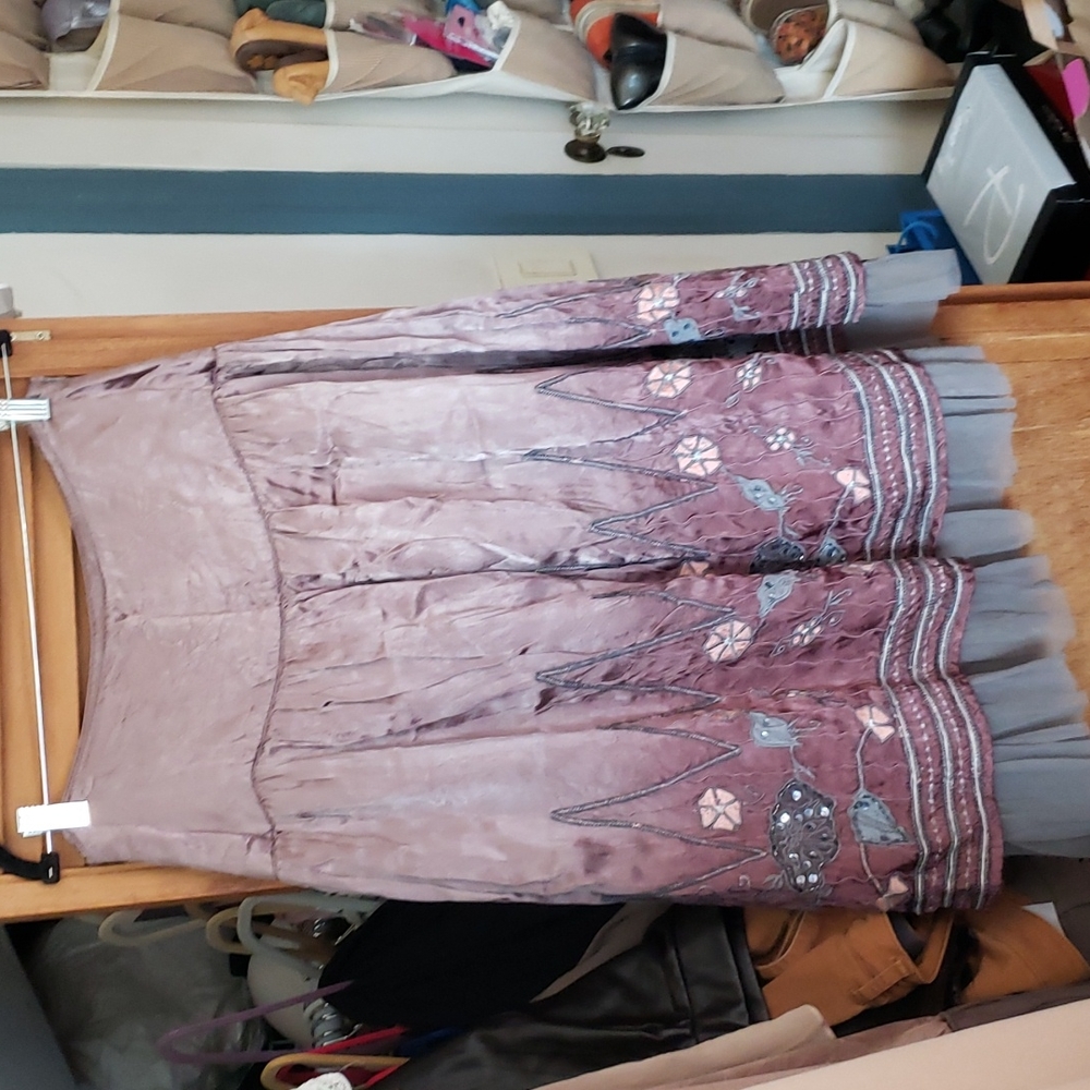 Size 12 heavyweight satin skirt with lots of applicates embroidery and  Sequins